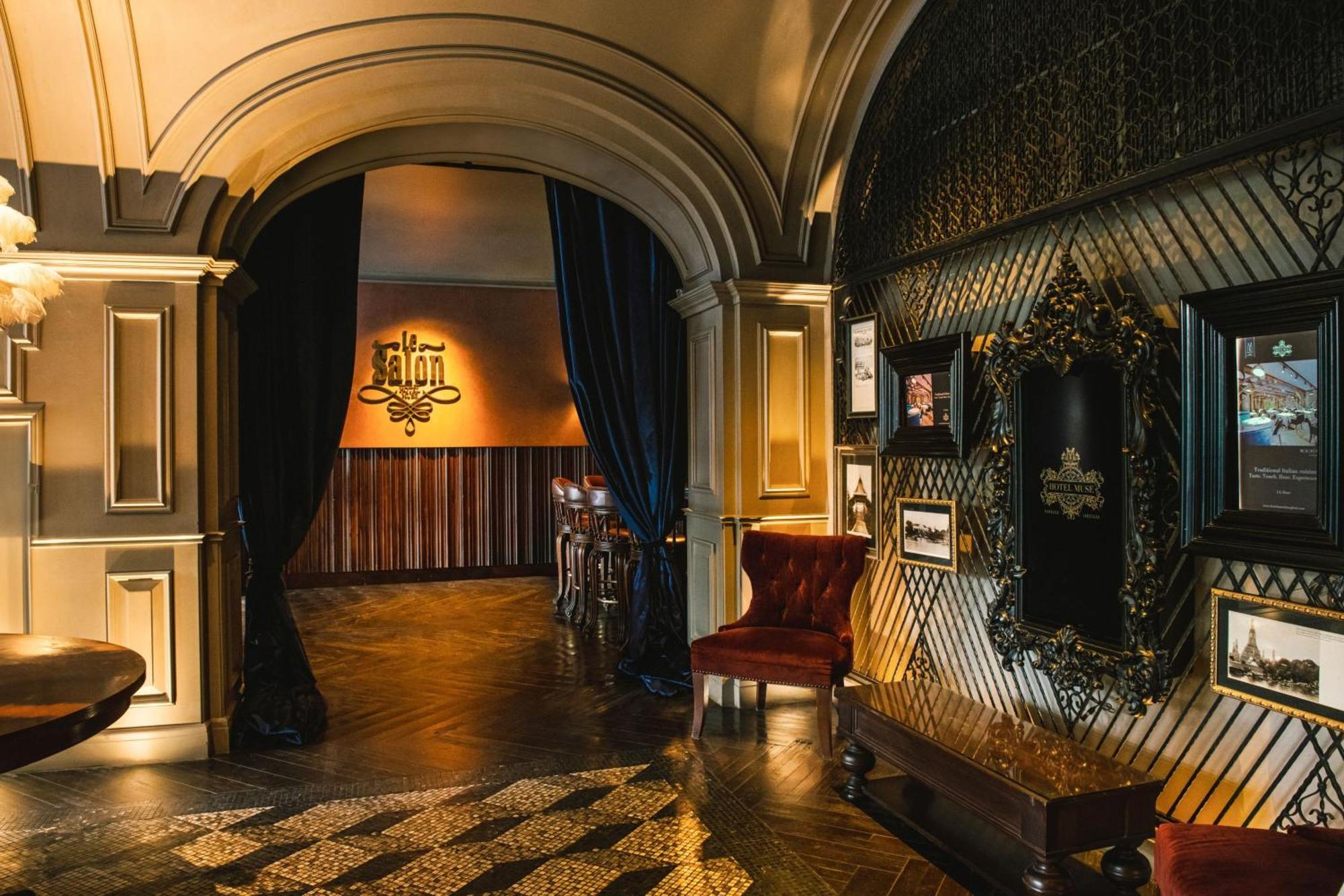 Hotel Muse Bangkok, Autograph Collection Esterno foto The interior of the 2011-built cinema
