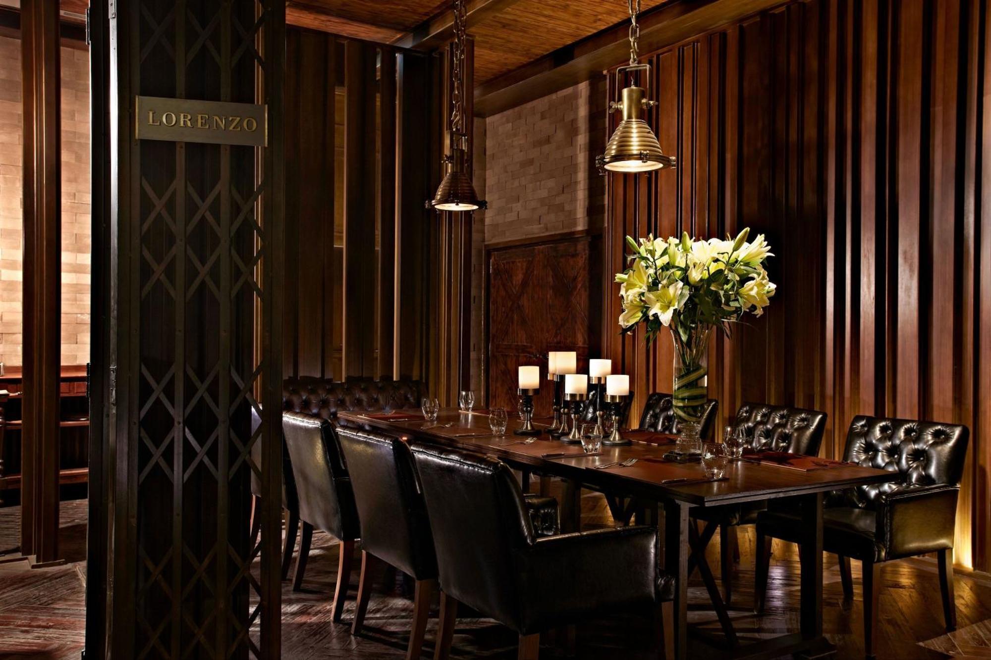 Hotel Muse Bangkok, Autograph Collection Esterno foto The interior of the restaurant
