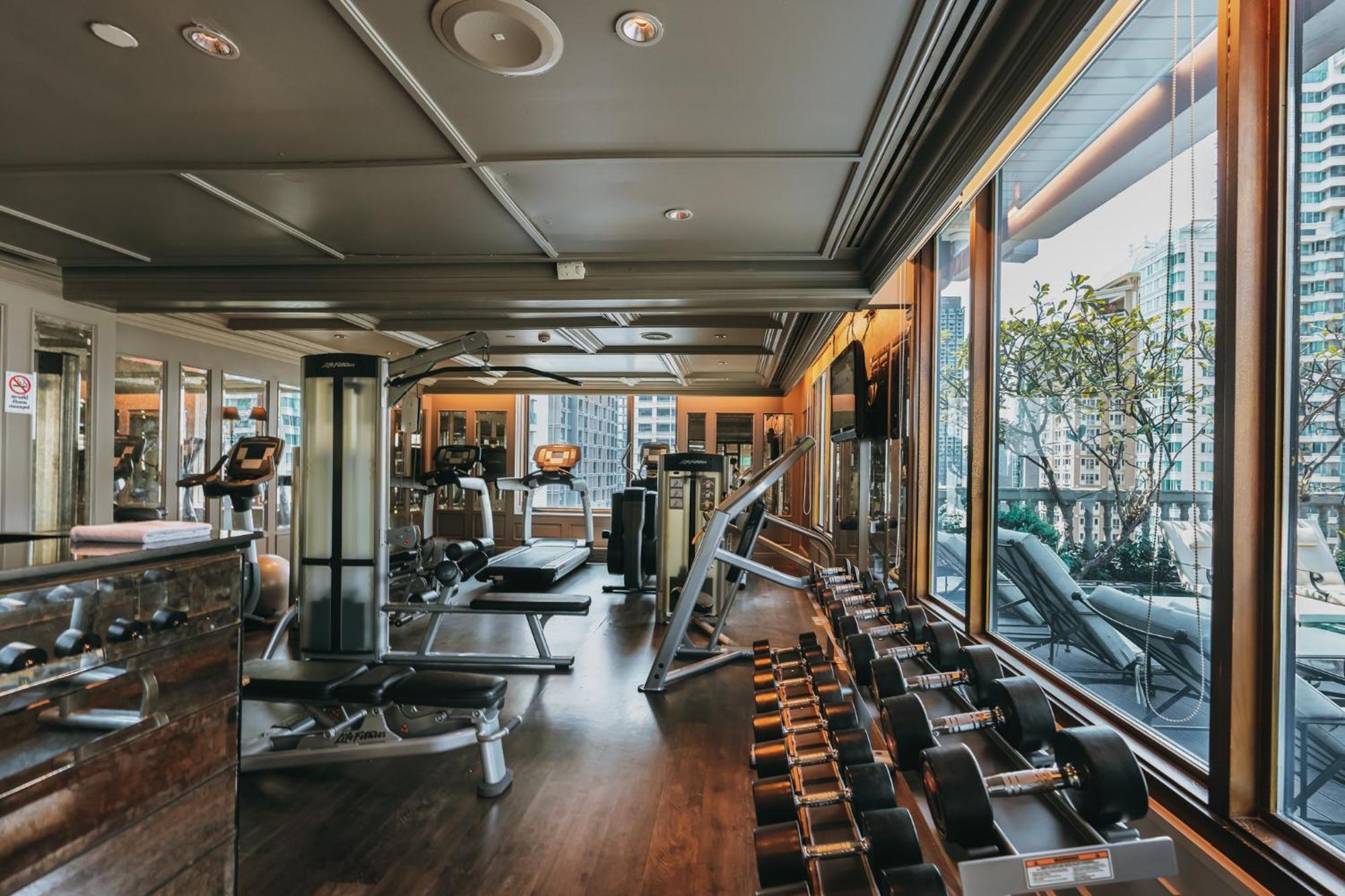 Hotel Muse Bangkok, Autograph Collection Esterno foto The gym at The Hari