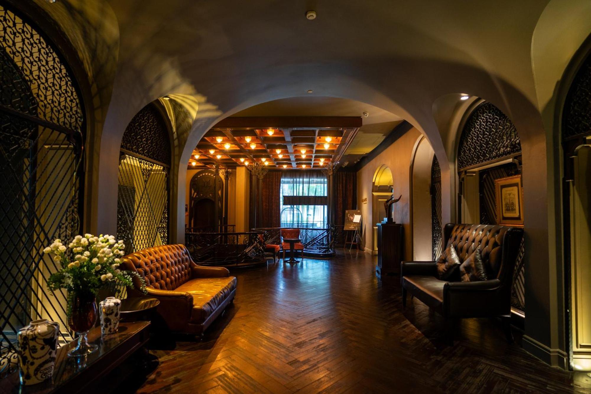 Hotel Muse Bangkok, Autograph Collection Esterno foto The lobby of the hotel